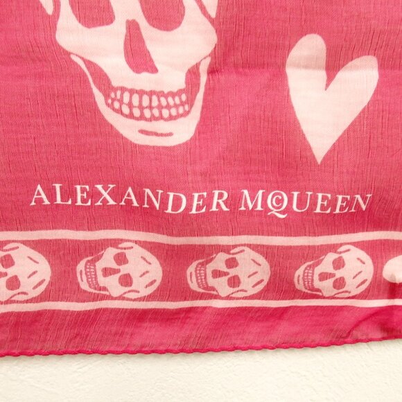 Alexander McQueen Skull Authentic ALEXANDER McQUEEN Skull pattern scarf scarf silk [Used]